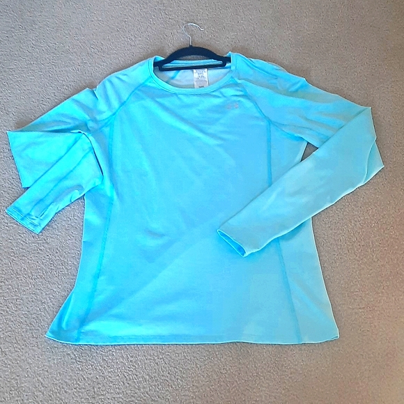 Under Armour Tops - Womens UnderArmour Cold Gear Top XL